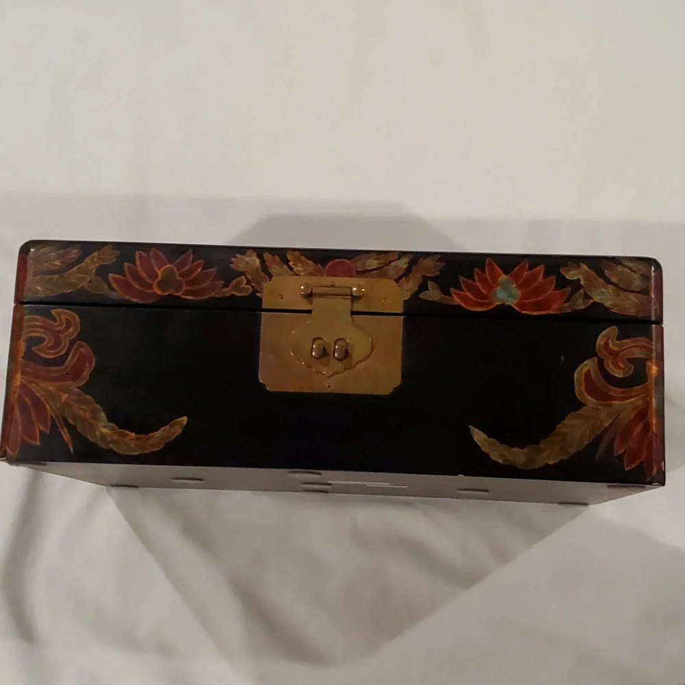 PERSIAN LAQUER WOOD BOX - Picture 2 of 5